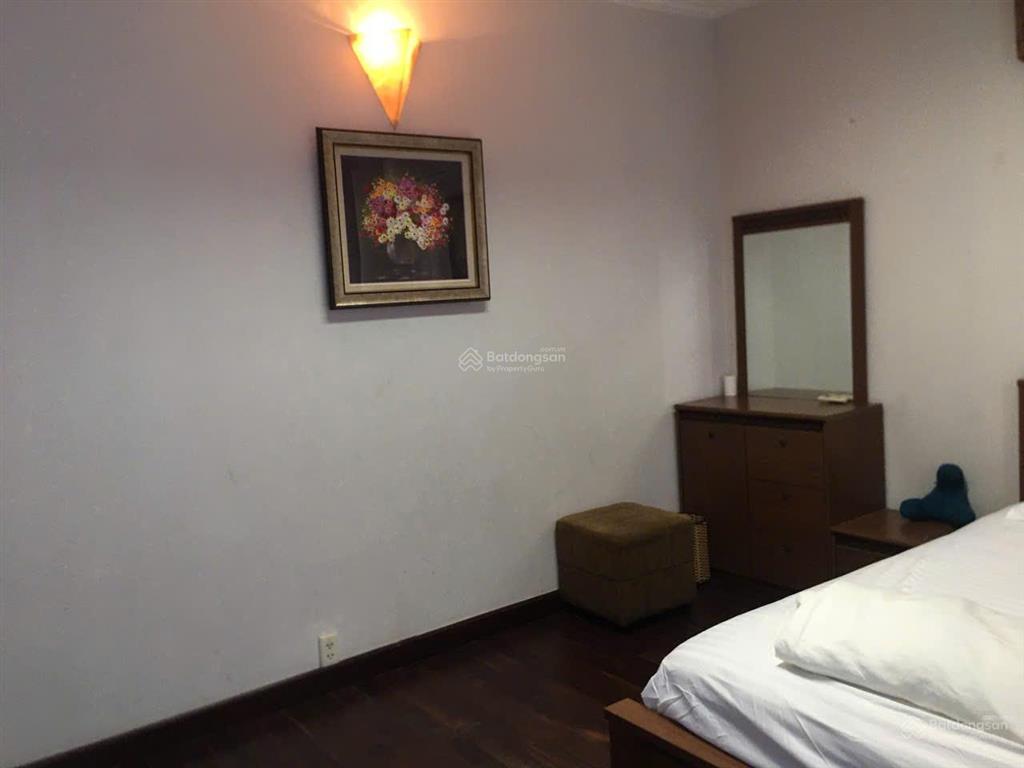 Cần cho thuê gấp căn hộ screc tower, quận 3, ngay siêu thị coopmart