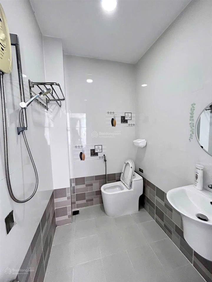 Cần bán gấp căn hộ 152 nguyễn thị tần, ngay chân cầu chữ y, quận 8