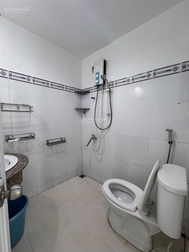Cần bán căn hộ lê thành block b bình tân