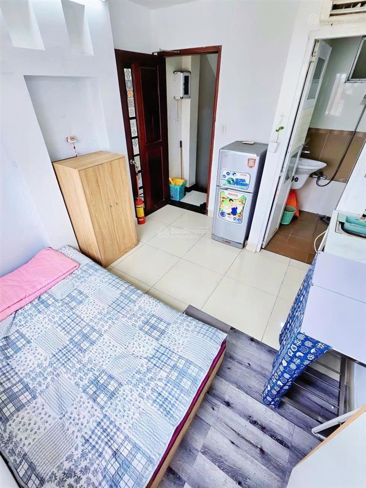 Căn hộ cửa sổ quận 4 hạt dẻ phù hợp sinh viên