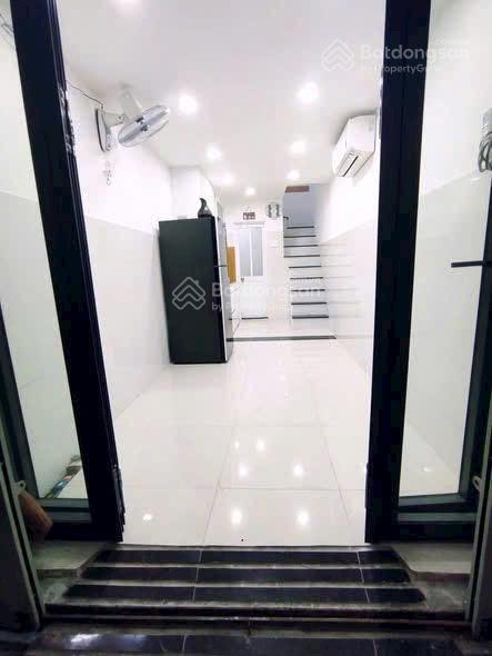 Cho thuê nhà riêng tại lê thị riêng, q1, giá cực chất 9,9 triệu, 40m2