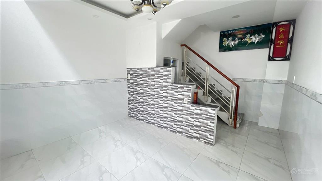 Nhà nguyên căn 2pn 3wc gần kcx tân thuận, chợ phú thuận, lacasa