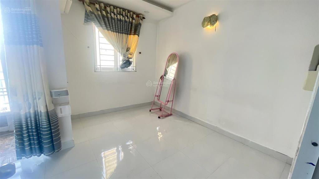 Nhà nguyên căn 2pn 3wc gần kcx tân thuận, chợ phú thuận, lacasa