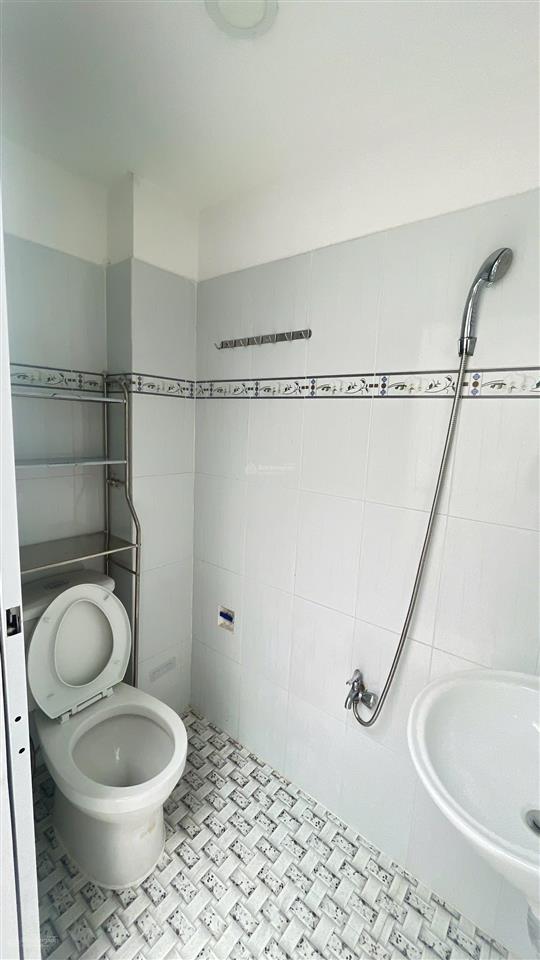 Nhà nguyên căn 2pn 3wc gần kcx tân thuận, chợ phú thuận, lacasa