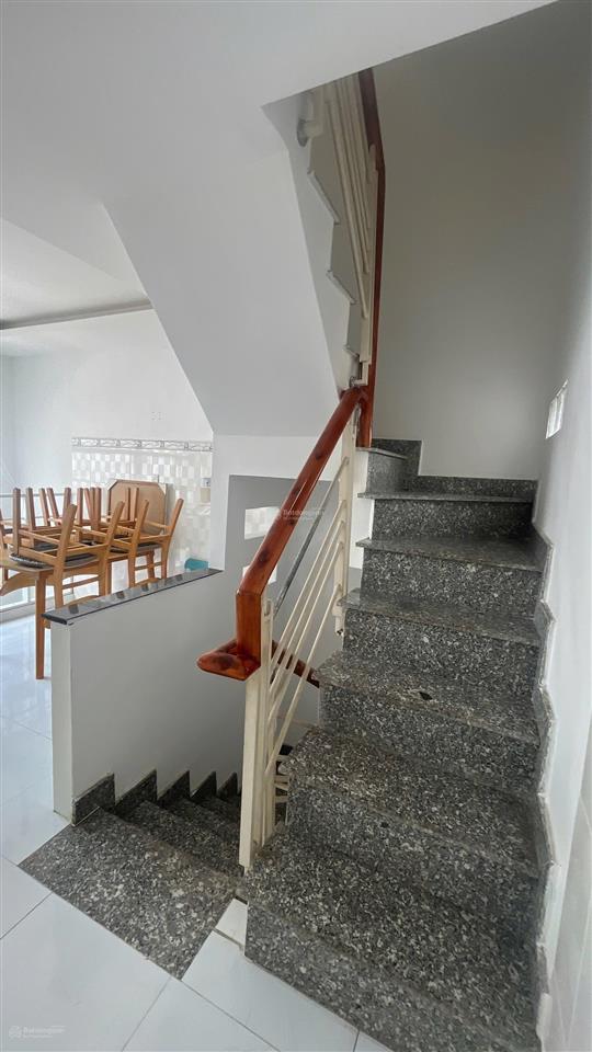 Nhà nguyên căn 2pn 3wc gần kcx tân thuận, chợ phú thuận, lacasa
