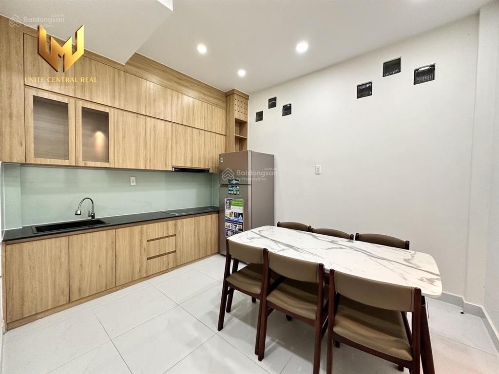 Cho thuê nhà nguyên căn 4pn 3wc, full nội thất mới, ô tô tận cửa, lý phục man quận 7