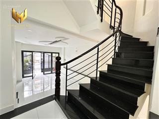 Cho thuê nhà nguyên căn 4pn 3wc, full nội thất mới, ô tô tận cửa, lý phục man quận 7