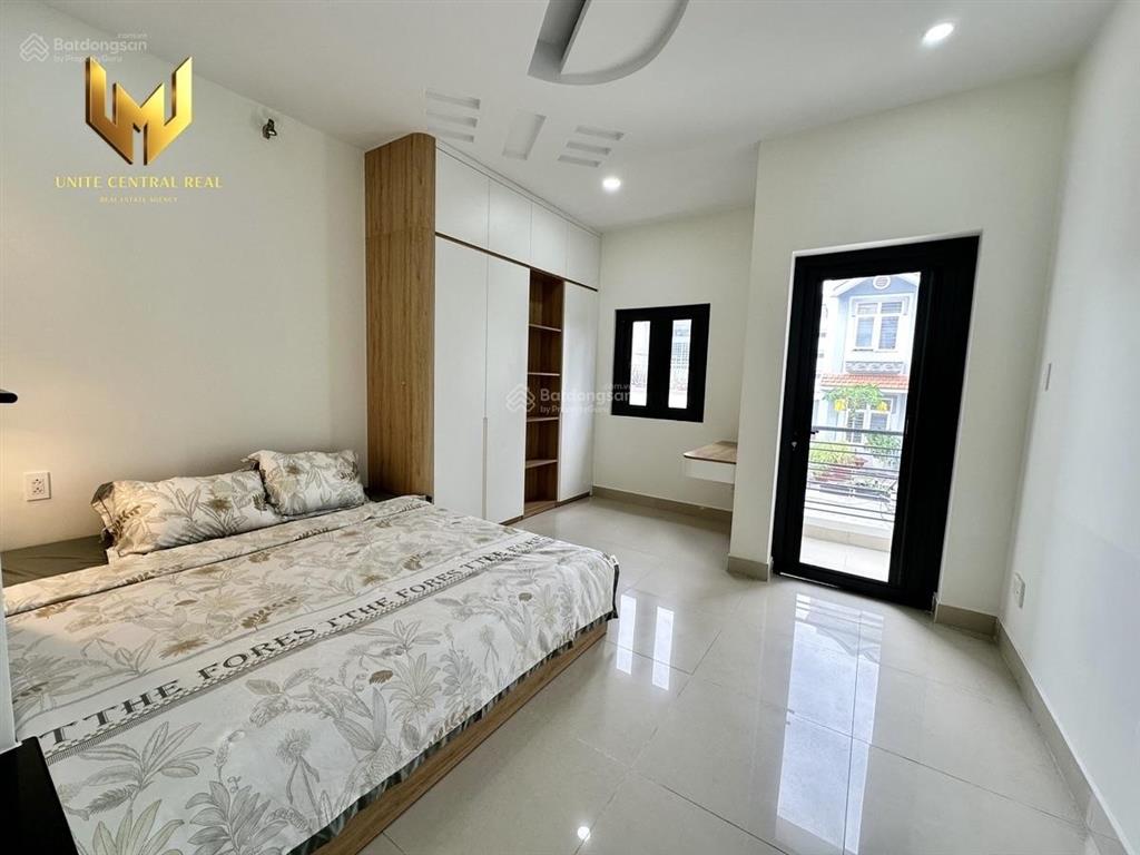 Cho thuê nhà nguyên căn 4pn 3wc, full nội thất mới, ô tô tận cửa, lý phục man quận 7