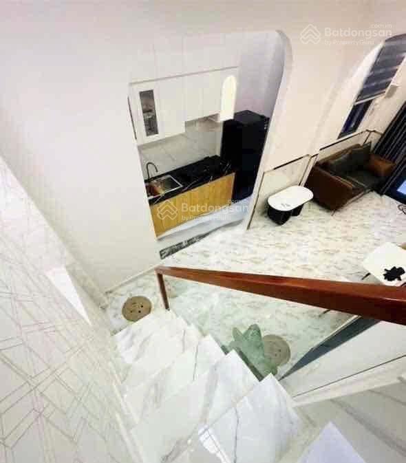 Cho thuê nhà nguyên căn huỳnh mẫn đạt quận 5, 2pn 2wc, full nội thất, 50m2