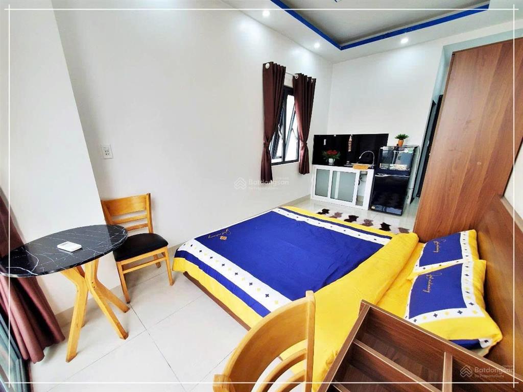 Căn hộ ban công quận 4 ngay khánh hội, đầy đủ nội thất. gần sát bên quận 1