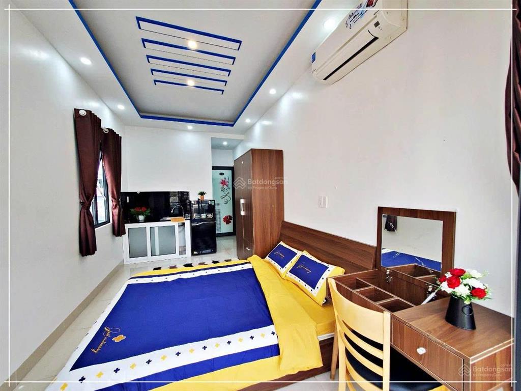 Căn hộ ban công quận 4 ngay khánh hội, đầy đủ nội thất. gần sát bên quận 1