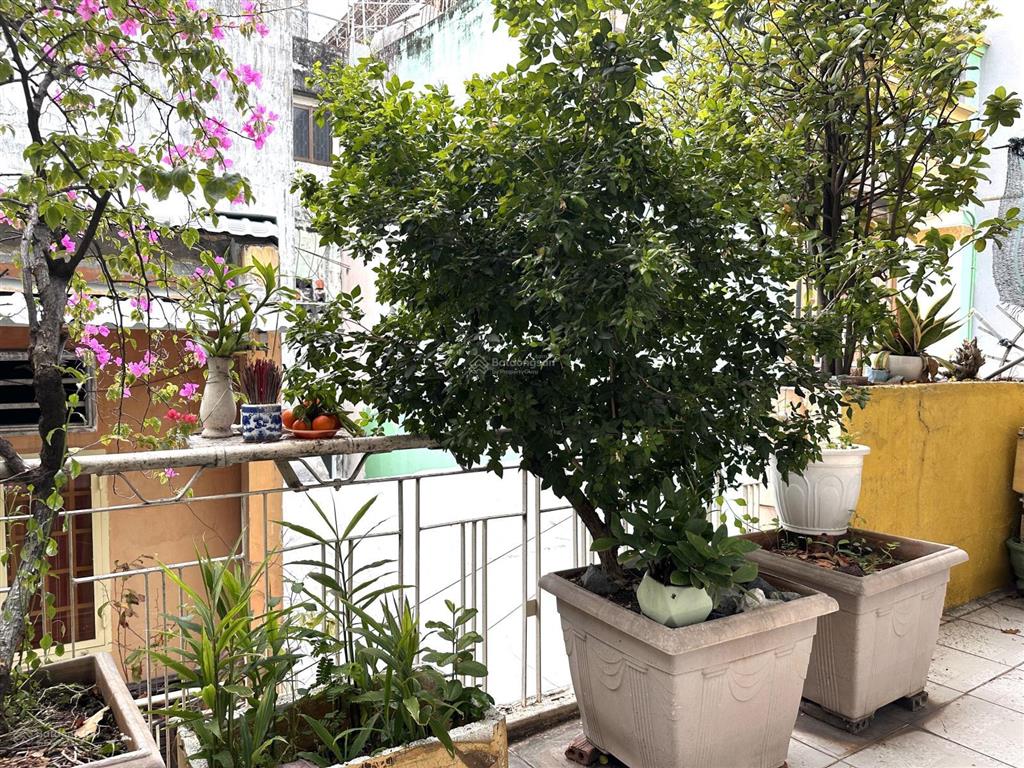 Nhà đẹp 3 tầng, 4,1x11m, 2pn, 2wc, kế ngã tư nguyễn tri phương & hòa hảo, trung tâm q.10