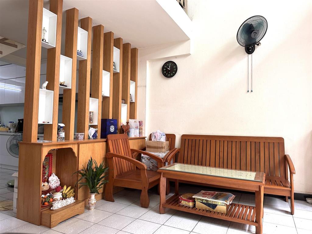 Nhà đẹp 3 tầng, 4,1x11m, 2pn, 2wc, kế ngã tư nguyễn tri phương & hòa hảo, trung tâm q.10