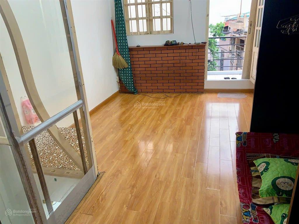 Cho thuê nhà nguyên căn, 1 trệt + 1 lầu, đường nguyễn văn trỗi, trung tâm phú nhuận