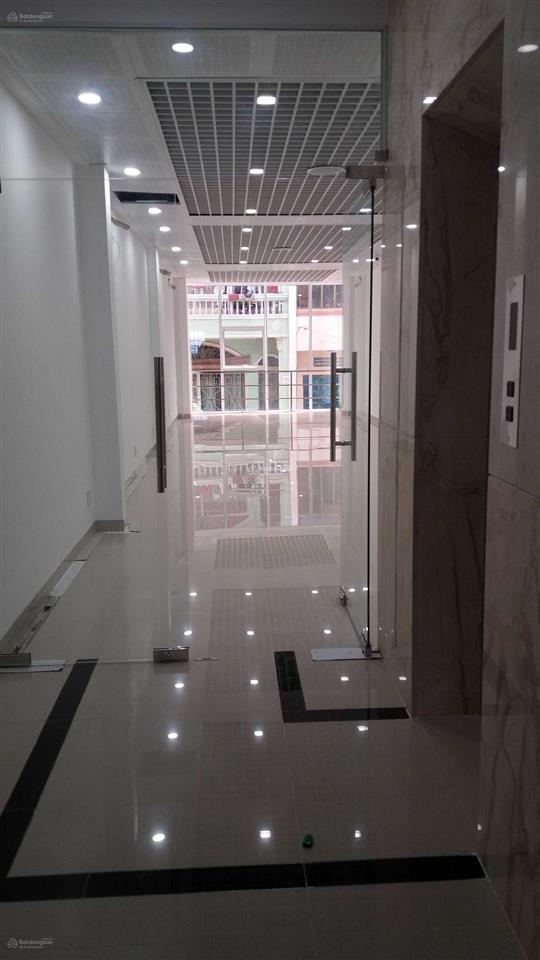 Văn phòng cho thuê đường cộng hoà  tầng 1  60m2