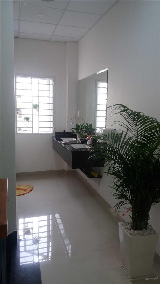 Văn phòng cho thuê đường cộng hoà  tầng 1  60m2