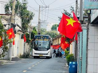 Bán căn hộ dịch vụ 193m2/6tầng/130tr/1th mặt tiền đường linh chiểu, thủ đức