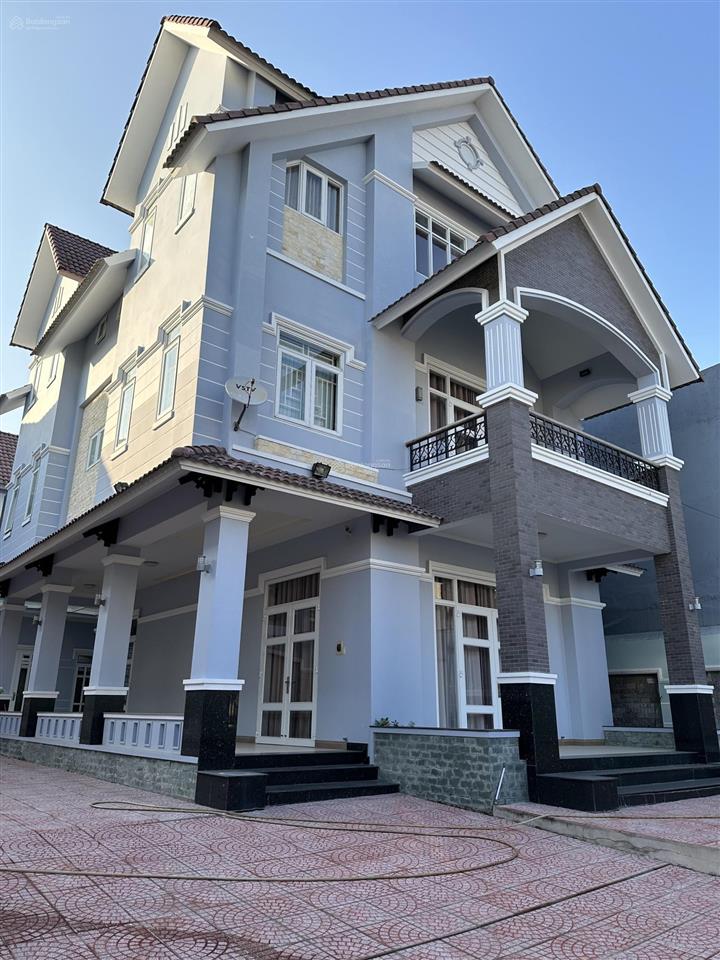 Cần bán nhà phố liền kề đường trần quang diệu, phường bình thủy, thành phố cần thơ