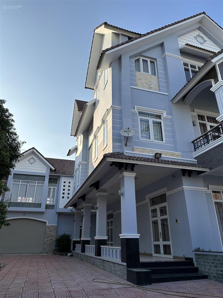 Cần bán nhà phố liền kề đường trần quang diệu, phường bình thủy, thành phố cần thơ