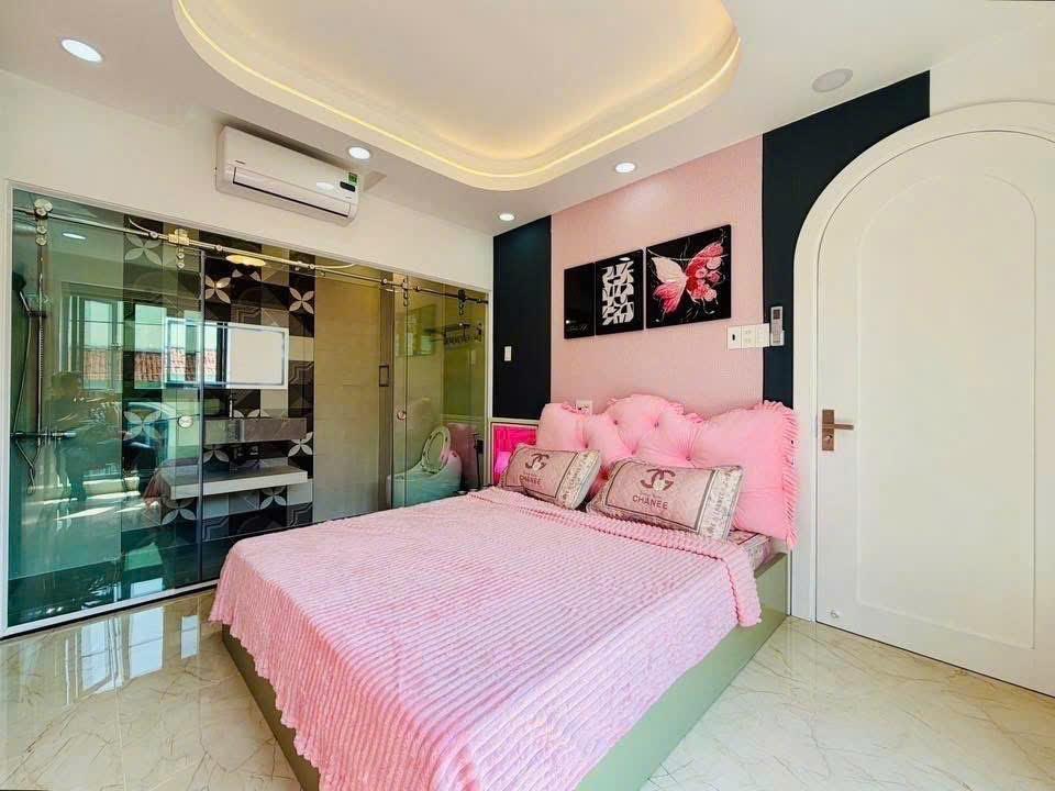 GẤP BÁN NHÀ MỚI Ở NGAY, HẠ CHÀO SÂU 1,2 TỶ CHỈ CÒN 8.7 TỶ TL