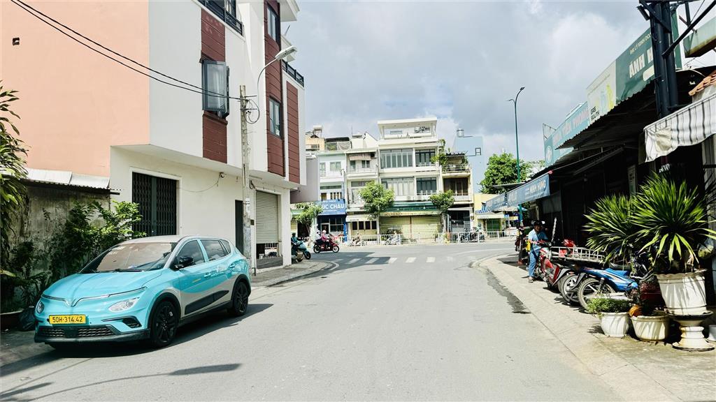 DƯƠNG QUẢNG HÀM, LÔ GÓC, HẺM XE TẢI TRÁNH, DT 115M2, THANG MÁY 5 TẦNG GIÁ MỀM