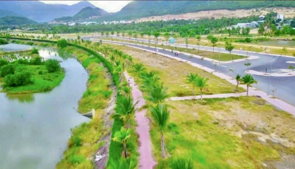 Chính chủ cần bán lô liền kề mặt phong châu, đường 20m cạnh dự án charmora city nha trang