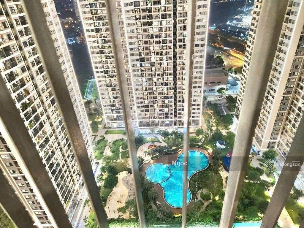 Bán căn 1pn+1, 43m2, nội thất mới giá 3,030 tỷ bao phí view bể bơi cực chillcông năng như căn 2pn