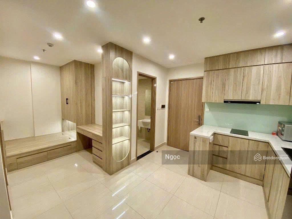 Bán căn 1pn+1, 43m2, nội thất mới giá 3,030 tỷ bao phí view bể bơi cực chillcông năng như căn 2pn