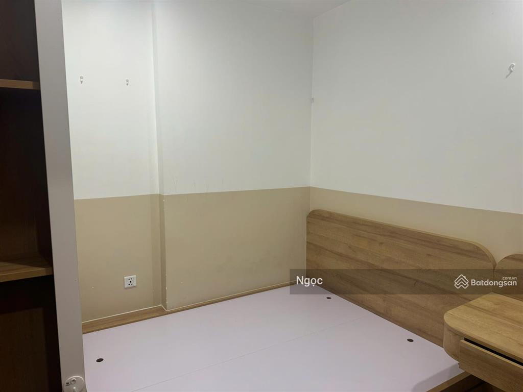 Vin smart city bán căn 2pn1wc 54m2  nội thất như mới  giá 3,740 tỷ bao phí  view bể bơi  sẵn sổ