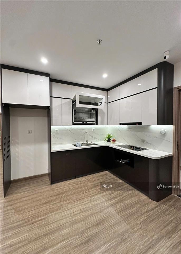 Vin smart city bán căn 2pn1wc 54m2  nội thất như mới  giá 3,740 tỷ bao phí  view bể bơi  sẵn sổ