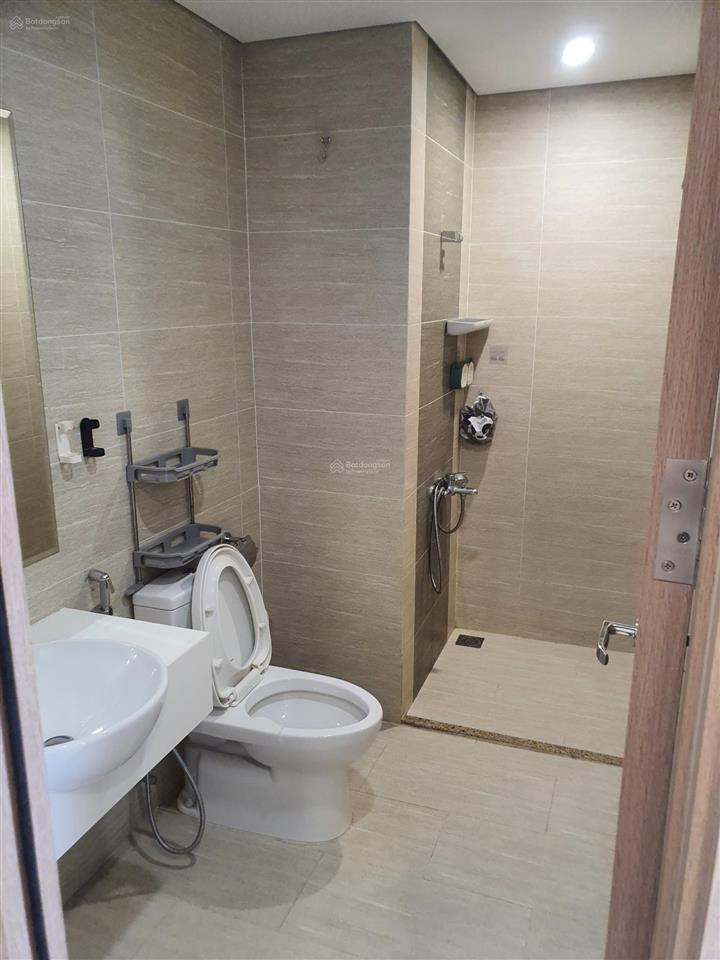 Gấp! bán nhanh căn 1pn+1 dt 43m2 đủ nội thất tại vin smart tầng trung, view bể bơi, 3,085tỷ bao phí
