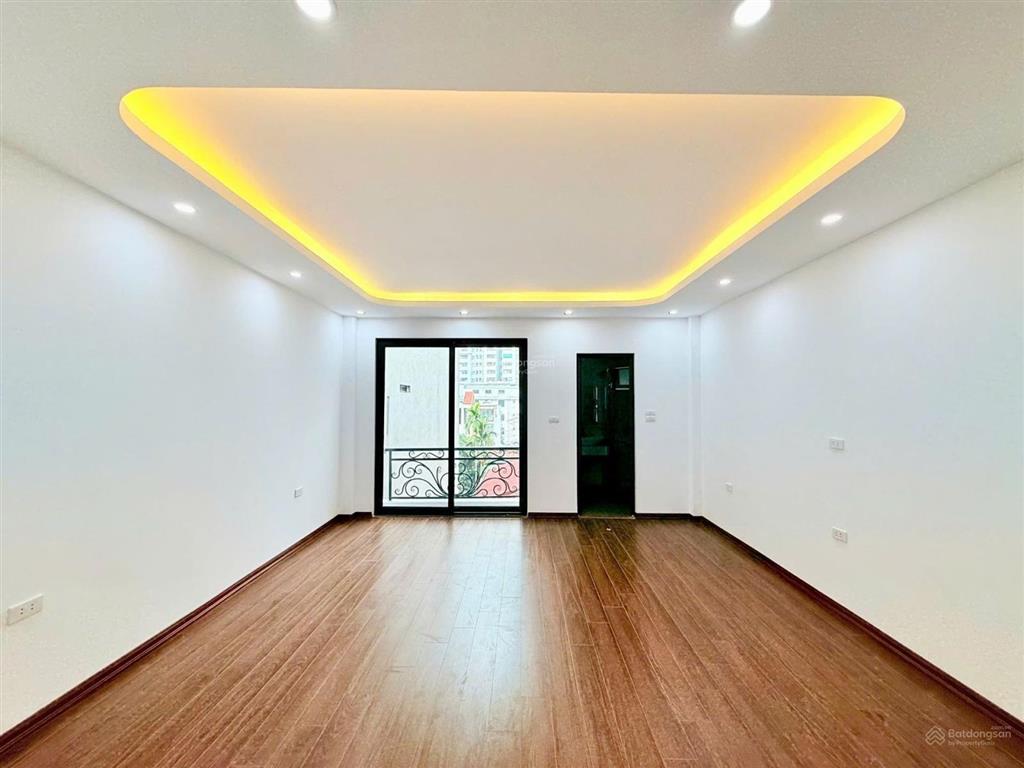 Nhà mới thang máy, ô tô qua nhà, trung tâm phố trương định, giá tốt