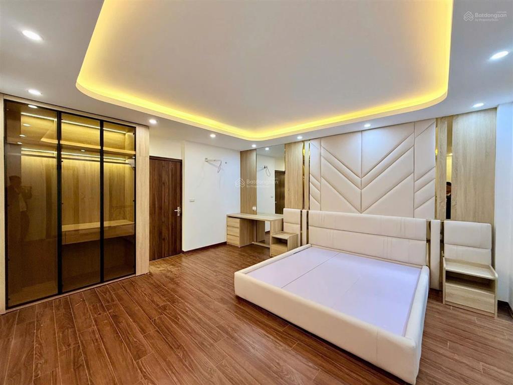 Nhà mới thang máy, ô tô qua nhà, trung tâm phố trương định, giá tốt
