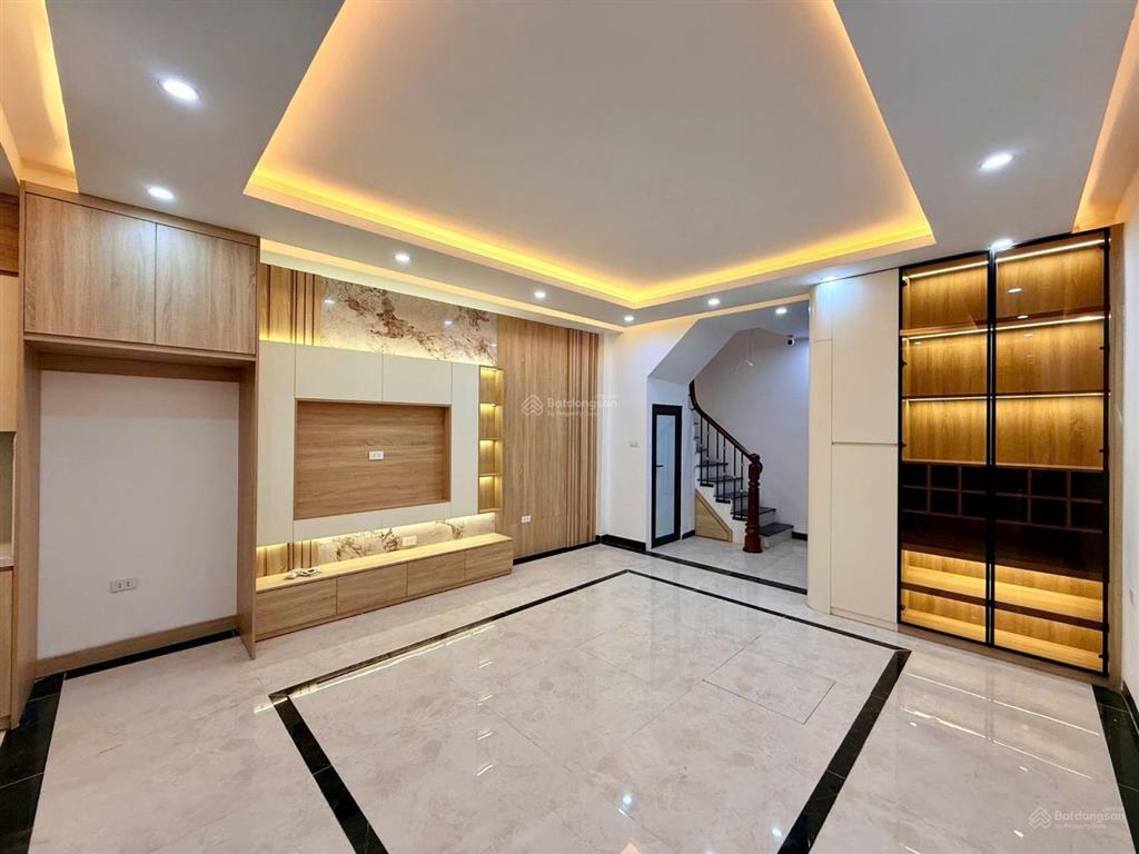 Nhà mới thang máy, ô tô qua nhà, trung tâm phố trương định, giá tốt