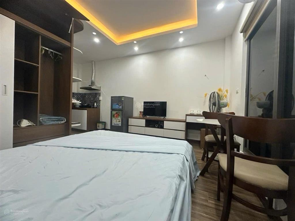 Phân lô kim đồng, 6 tầng thang máy, ô tô đỗ cổng, sát phố, dòng tiền tốt