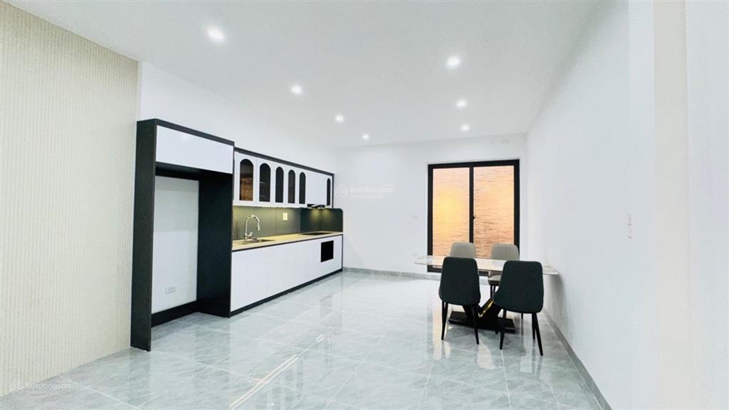 Phân lô cao cấp bạch mai, vỉa hè ô tô tránh, nhà đẹp ở sướng, giá tốt