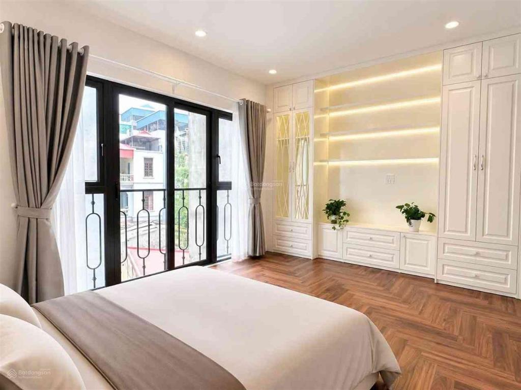 Hiếm  trịnh đình cửu, hx kđt định công, 6 tầng thang máy mới tinh, vf3 vào nhà
