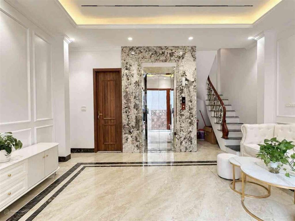 Hiếm  trịnh đình cửu, hx kđt định công, 6 tầng thang máy mới tinh, vf3 vào nhà