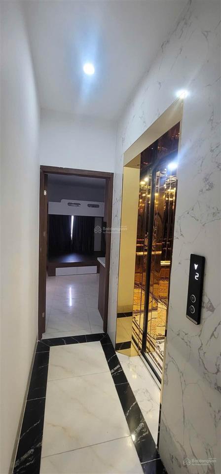 Ccmn 6 tầng thang máy mới tinh, dòng tiền tốt, lãi vốn rẻ