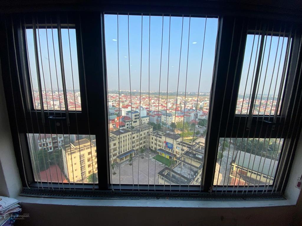Bán căn hộ 1n1vs 47m giá chỉ 3.250 tỷ full đồ chung cư intracom chân cầu nhật tân,  0369 162 ***