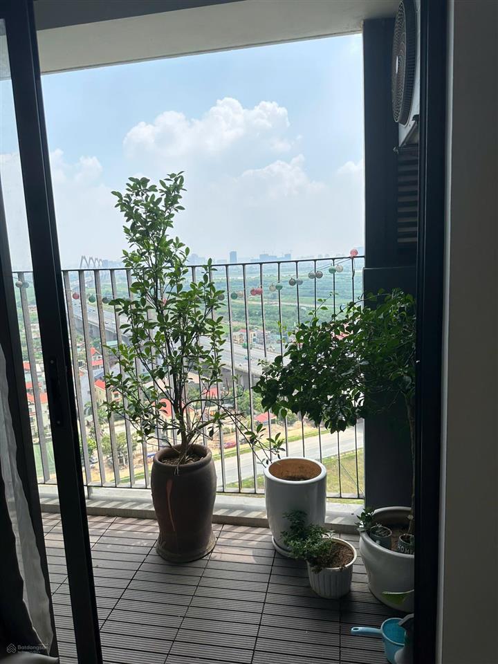 Chính chủ bán căn góc 76m2 full nội thất 5,3 tỷ view cầu intracom vĩnh ngọc  0369 162 ***
