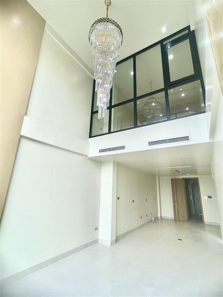 Hiếm! nguyễn khánh toàn 9 tầng vỉa hè oto thang máy văn phòng giá chỉ 30.999 tỷ