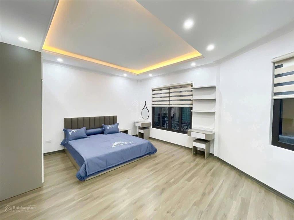 Đống đa 6 tầng thang máy nhà mới koong gần phố 35m chỉ 10.5 tỷ