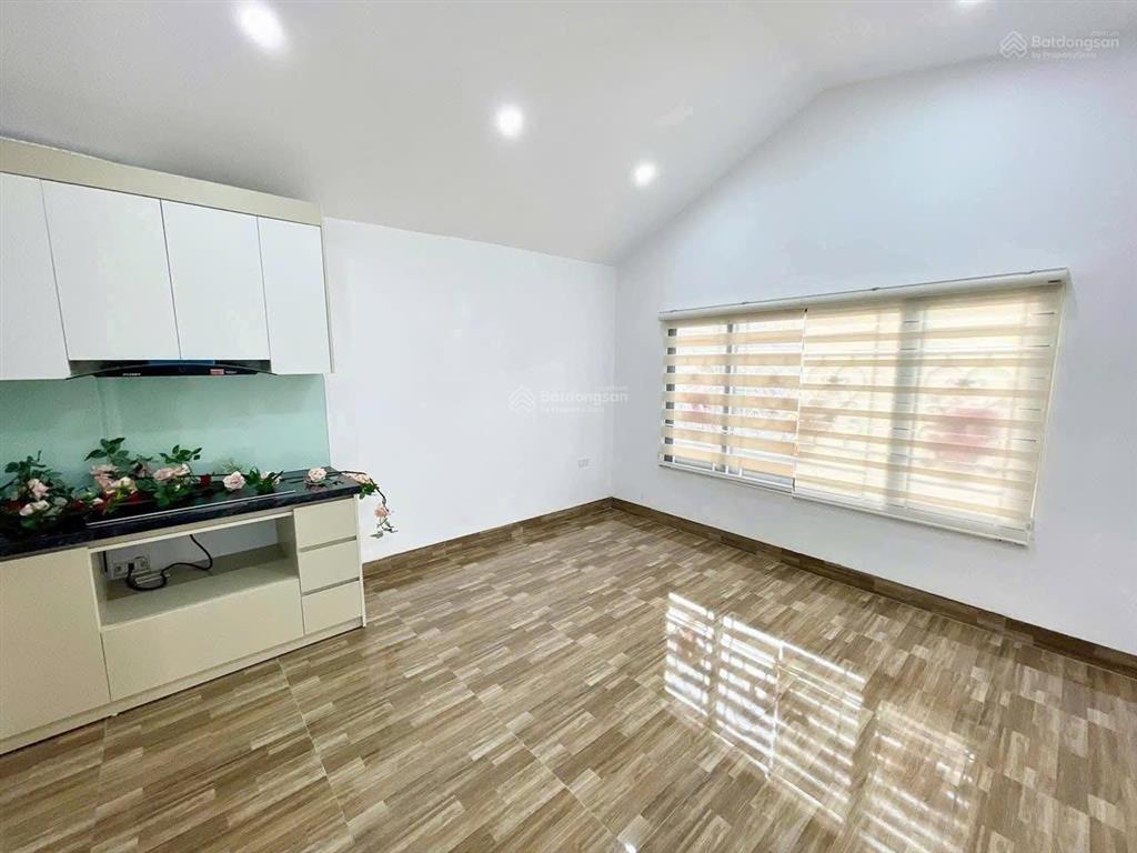 Đống đa 6 tầng thang máy nhà mới koong gần phố 35m chỉ 10.5 tỷ