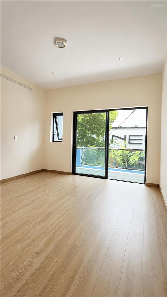 Nhà nguyên căn 444m2 diện tích sử dụng mặt tiền đường trần hưng đạo