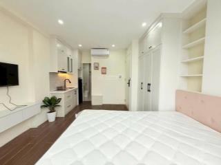 Chủ thở oxy. toà chdv 42m5 tầng 8p kk full nội thất ô tô đỗ cửa , dtien 40tr/thg .pccc đầy đủ