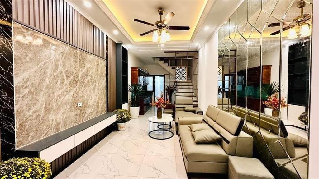 Hàng hiếm . trương định 1 nhà ra phố , lô góc 2 mặt ngõ xây được 4 năm , ko gian thoáng mát hàng xo