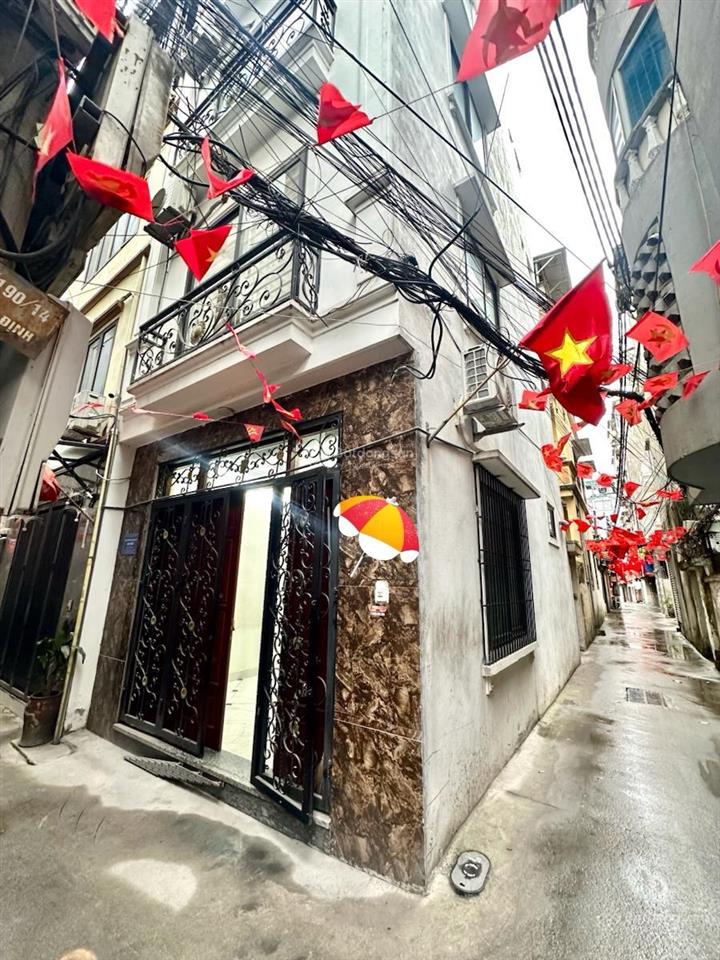 Hàng hiếm . trương định 1 nhà ra phố , lô góc 2 mặt ngõ xây được 4 năm , ko gian thoáng mát hàng xo