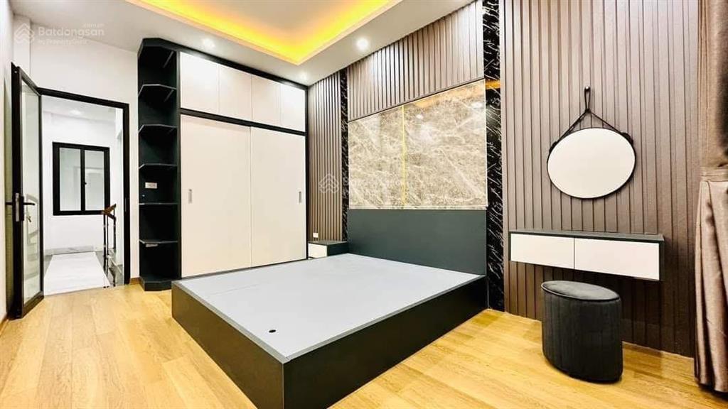 Hàng hiếm . trương định 1 nhà ra phố , lô góc 2 mặt ngõ xây được 4 năm , ko gian thoáng mát hàng xo