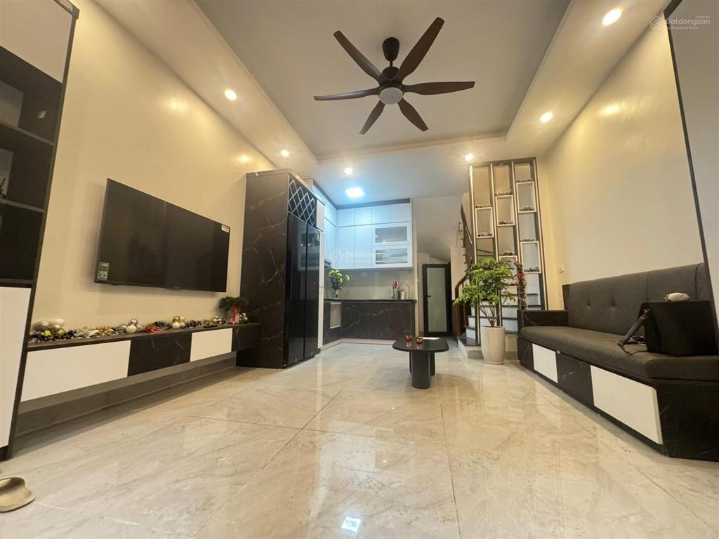 Bán nhà thịnh liệt ô tô đỗ cửa, lô góc hai thoáng tương lai mặt phố  ngõ thông 3 ngủ full nội thất